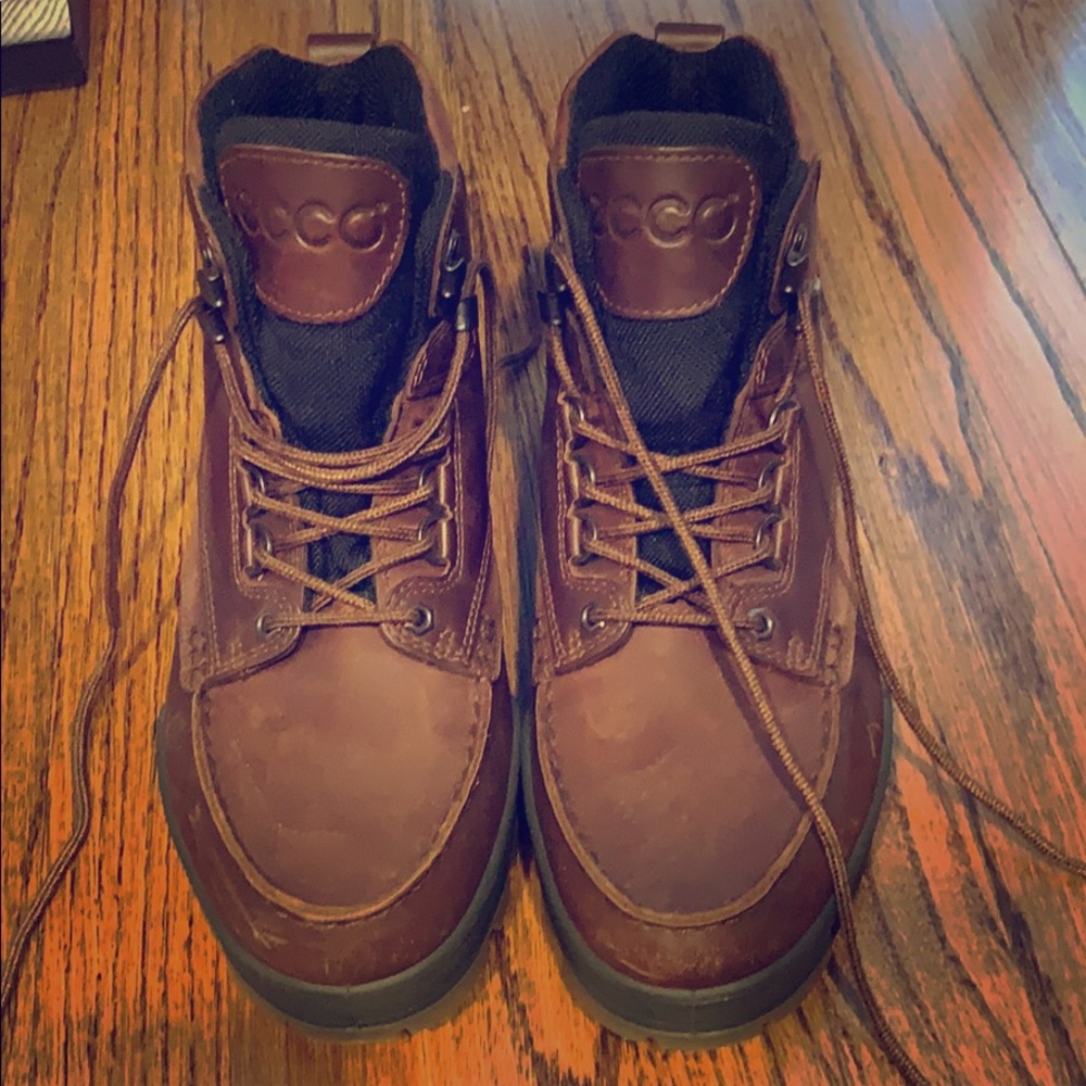 Men’s Ecco Boots like new!